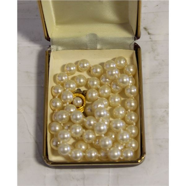 ESTATE VINTAGE PEARL NECKLACE IN PEOPLES