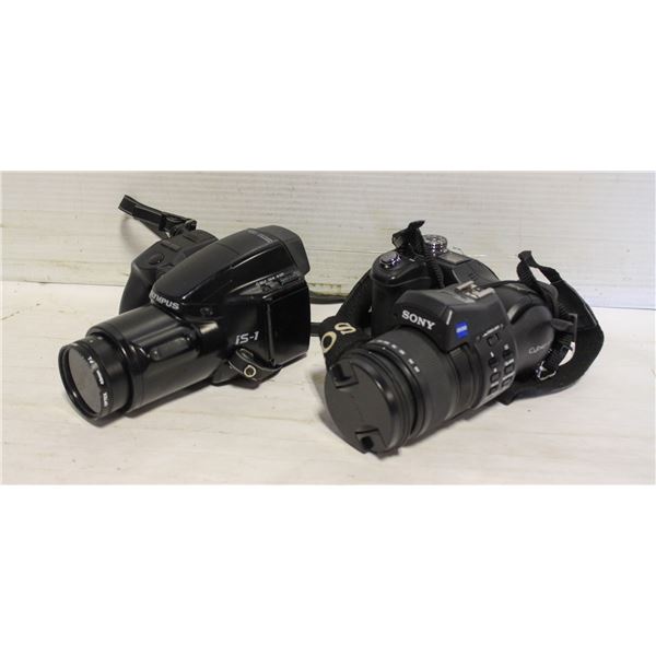 2 VINTAGE CAMERAS