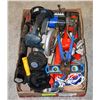 Image 1 : TRAY OF ASSORTED SHOP TOOLS