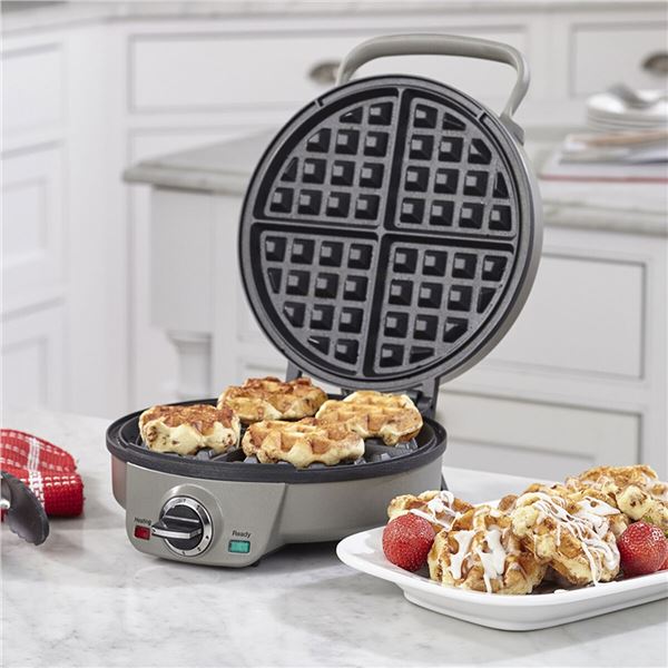 NEW CUISINART 4-SLICE BELGIAN WAFFLE MAKER
