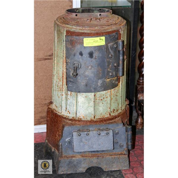 ANTIQUE CAST IRON STUBBY COAL STOVE - "USE