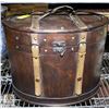 Image 1 : LARGE WOOD HATBOX W 2 SNAP STRAPS & SLIDE LATCH