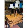 Image 1 : SOLID WOOD 27X38 COFFEE TABLE WITH INSIDE STORAGE