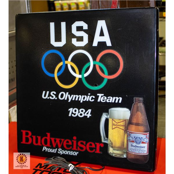 BUDWEISER LIGHTED SIGN WORKS 18 INCHES X 18 INCHES