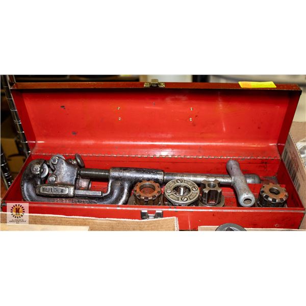 RIDGID 1/8" - 2" PIPE THREADING KIT W/ ACCESSORIES