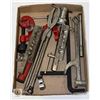 Image 1 : FLAT OF MISC HAND TOOLS/ ACCESSORIES; FLARING