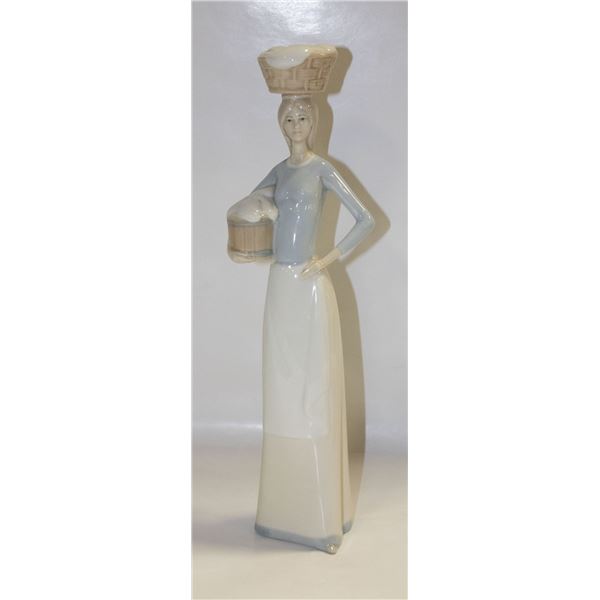 VINTAGE PORCELAIN LADY