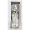 Image 1 : 2 DOZEN NEW LARGE SWISS PIERCED DINNER / TABLE