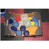 Image 1 : BOX WITH A VARIETY OF FOOD SAVER CONTAINERS -