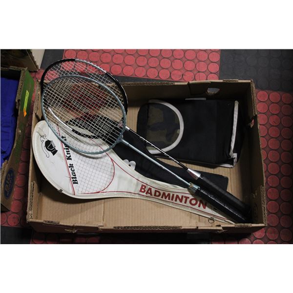 FLAT WITH 2 BADMINTON RACQUETS INCL. WILSON