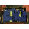 Image 1 : FLAT WITH TWO PAIRS OF HI-VIZ FR FULL-BODY