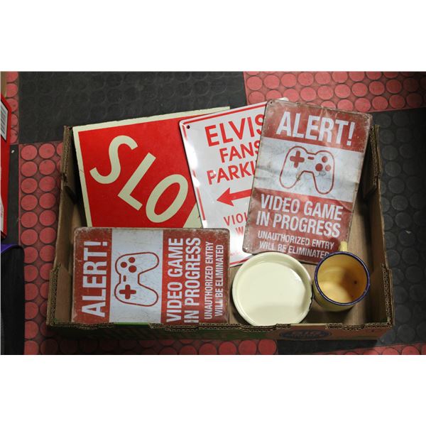 FLAT WITH VINTAGE COLLECTIBLE ITEMS INCL.
