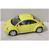 Image 1 : BURAGO 1:18 SCALE NEW 1998 VW BEETLE DIECAST MODEL