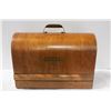 Image 1 : ANTIQUE WOODEN CASED SINGER SEWING MACHINE