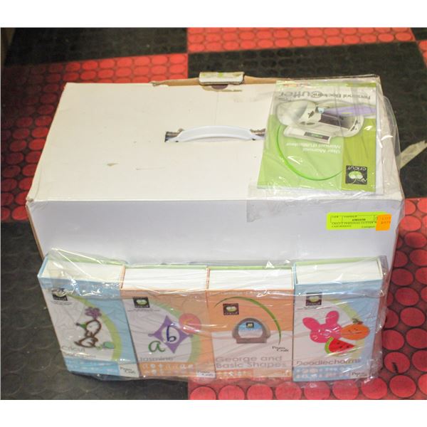 CRICUT PERSONAL CUTTER WITH 4 CARTRIDGES
