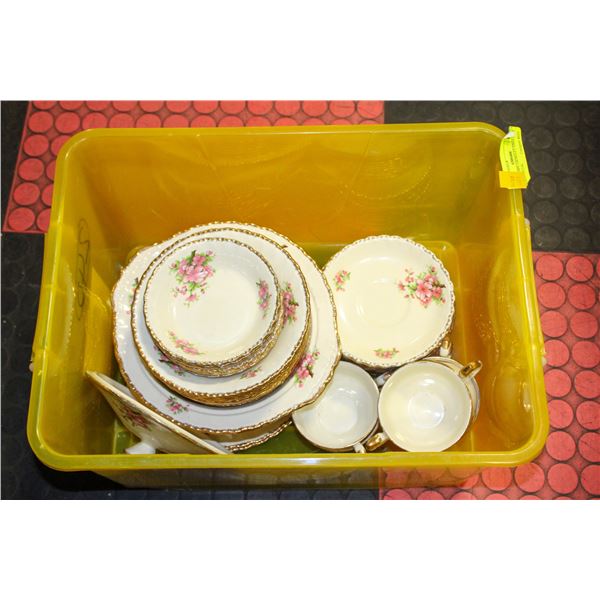 ESTATE 58PC GRINDLEY ENGLAND CREAMPETAL