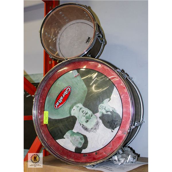 SET OF 2 DRUMS (BASS AND TOMTOM)