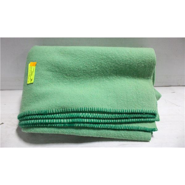 VINTAGE GREEN VIRGIN WOOL DOUBLE SIZE BLANKET