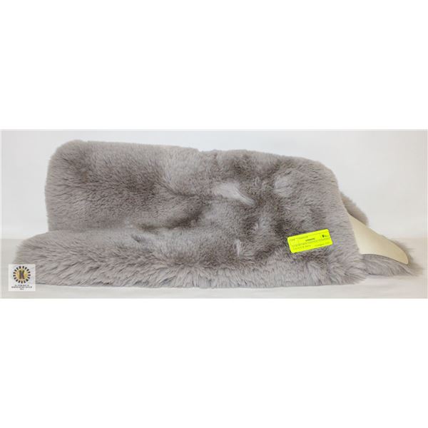 MON CHATEAU ELEPHANT FAUX FUR AREA