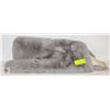 Image 1 : MON CHATEAU ELEPHANT FAUX FUR AREA