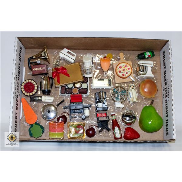 28 VINTAGE MAGNETS