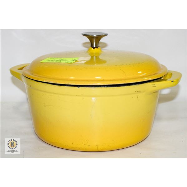 5 QUART CAST IRON DENBY ENAMELED DUTCH