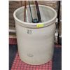 Image 1 : MEDALTA 20 GALLON CROCK WITH HANDLES