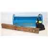 Image 1 : TOOL BOX WITH PUNCH SEAL AND WOODEN LEVEL
