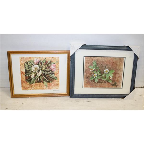 PAIR OF ESTATE FRAMED WALL HANGING PRINTS