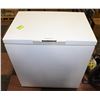 Image 1 : CAMCO APARTMENT-SIZED FREEZER 34.5" W-25" L-31.5"