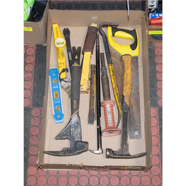 FLAT OF CARPENTER'S DEMOLITION TOOLS AND