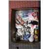Image 1 : FLAT OF LIGHT BULBS, HAND PLIERS, ETC