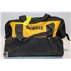 Image 2 : DEWALT CORDED RANDOM ORBITAL SANDER WITH