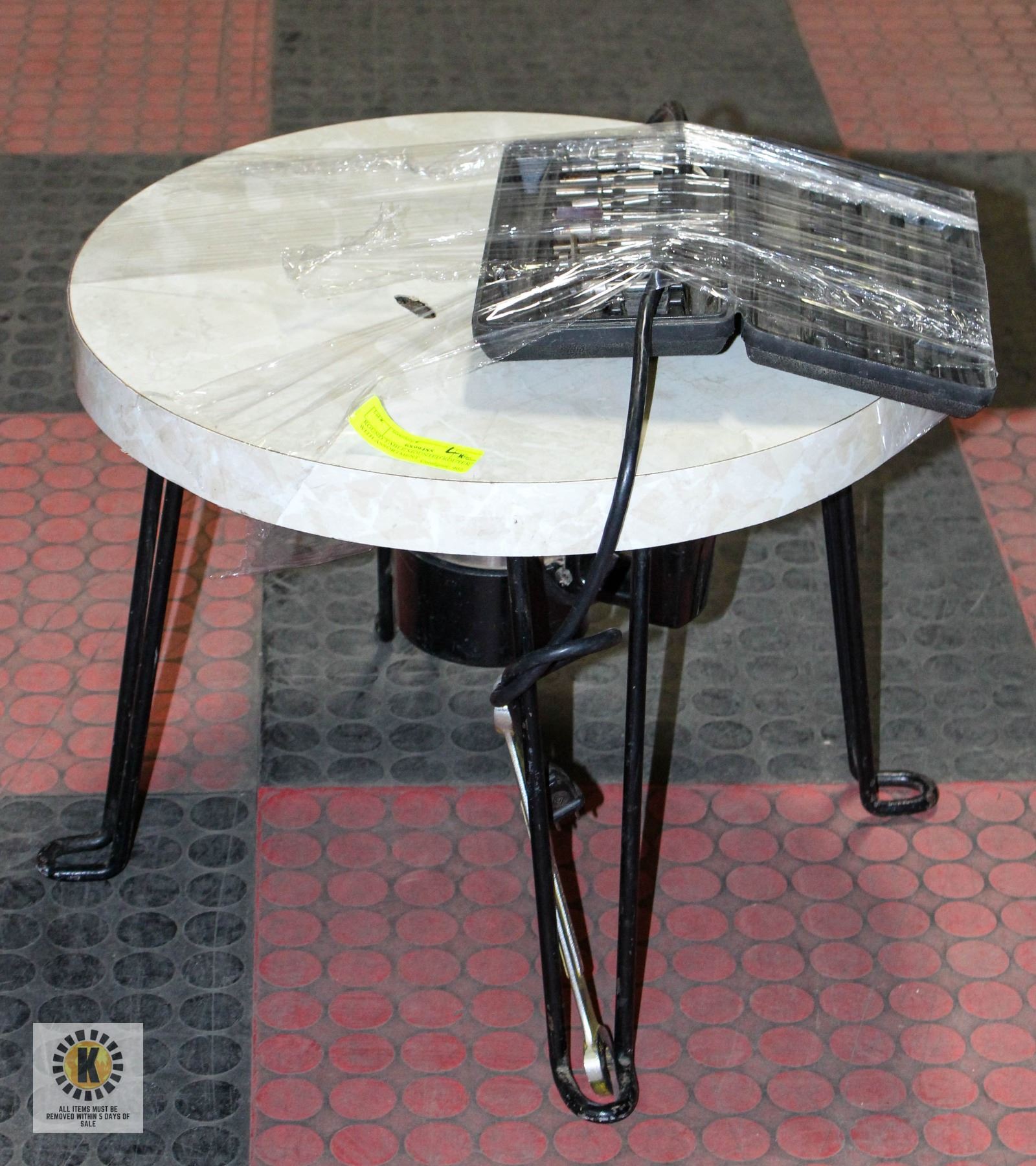 ROUND TABLE MOUNTED ROUTER WITH ASSORTMENT