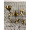 Image 2 : VINTAGE LOT OF BRASS MINIATURES