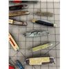 Image 3 : TIN OF VINTAGE POCKET KNIVES SOME NEED WORK