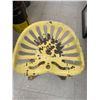 Image 2 : ANTIQUE CAST IRON SEAT ON CREAM SEPARATOR BASE STOOL