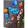 Image 2 : Lego figures & accessories.