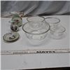 Image 2 : 4 glass bowels and 2 ceramic creamers and 1 mini plate
