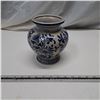 Image 2 : blue ceramic urn open top