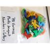 Image 2 : 710.  VINTAGE PLASTIC MAGNET NUMBERS AND LETTERS