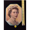 Image 6 : vintage 1953 collector tin - souvenir of the coronation of HM Queen Elizabeth II 1953