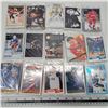 Image 1 : 15 repacks fun hockey or baseball cards