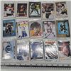 Image 1 : 15 repacks fun hockey or baseball cards