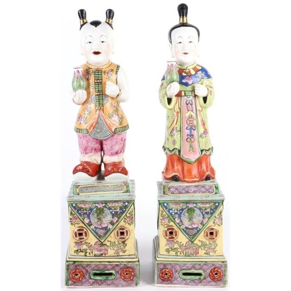 ANTIQUE FAMILLE PORCELAIN HO HO ALTER FIGURES