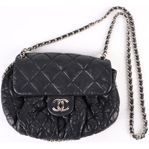 VINTAGE CHANEL QUILTED LAMBSKIN CHAIN FLAP BAG