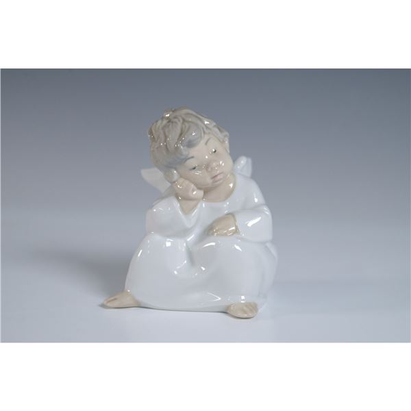 Lladro Porcelain Figurine, Angel Thinking 1004539