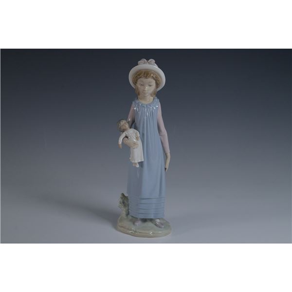 Lladro Porcelain Figurine, Belinda with Her Doll 1005045