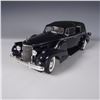 Image 1 : Signature 1:18 Scale 1938 Cadillac Model
