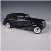 Image 3 : Signature 1:18 Scale 1938 Cadillac Model